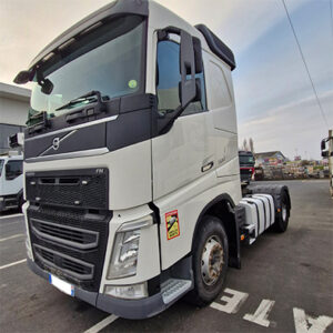 VOLVO FH42T vue de gauche