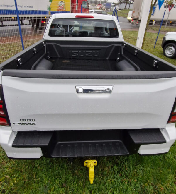 ISUZU D-MAX SPACE N60 F+
