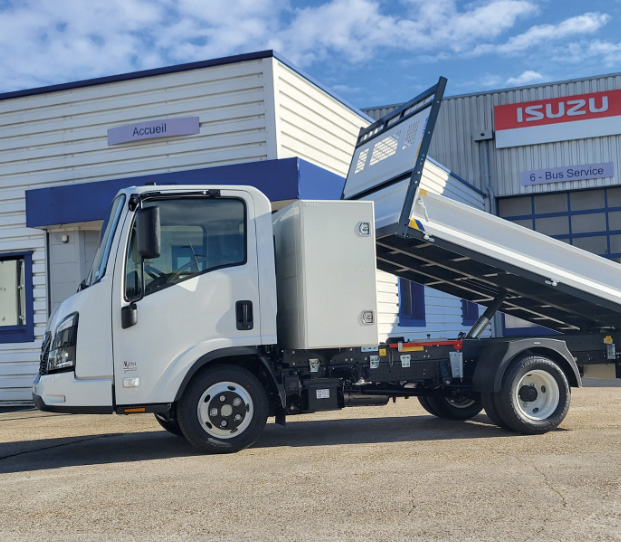 Isuzu M21TT benne coffre neuf